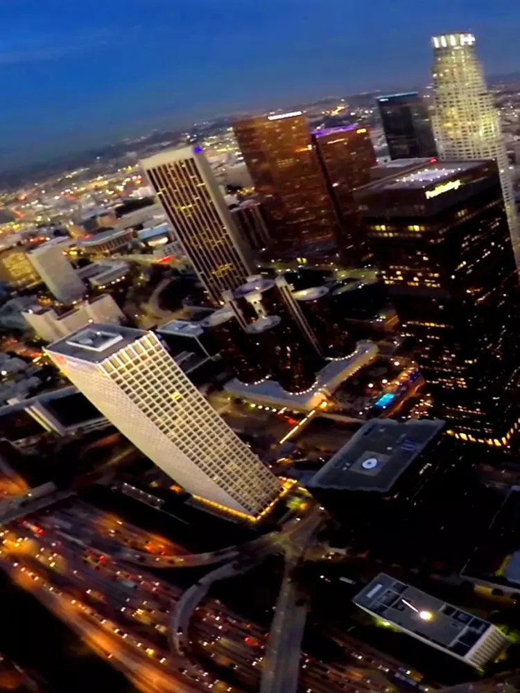VR Virtual Reality Helicopter Flight Los Angeles by Night iPad  스크린샷