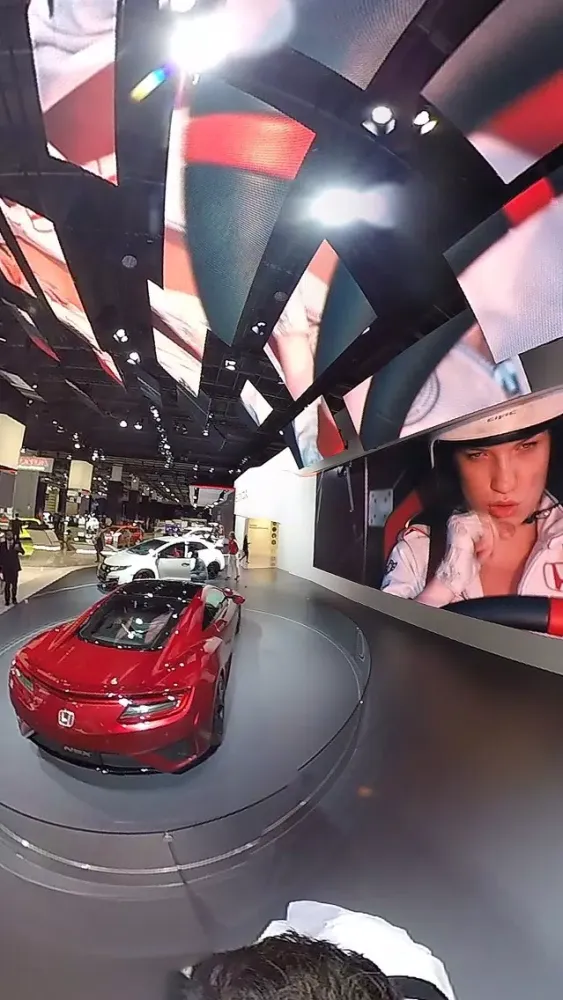 Captures d'écran de VR Virtual Reality press360 Motor Show - IAA 2015 Walk Through Hall 9