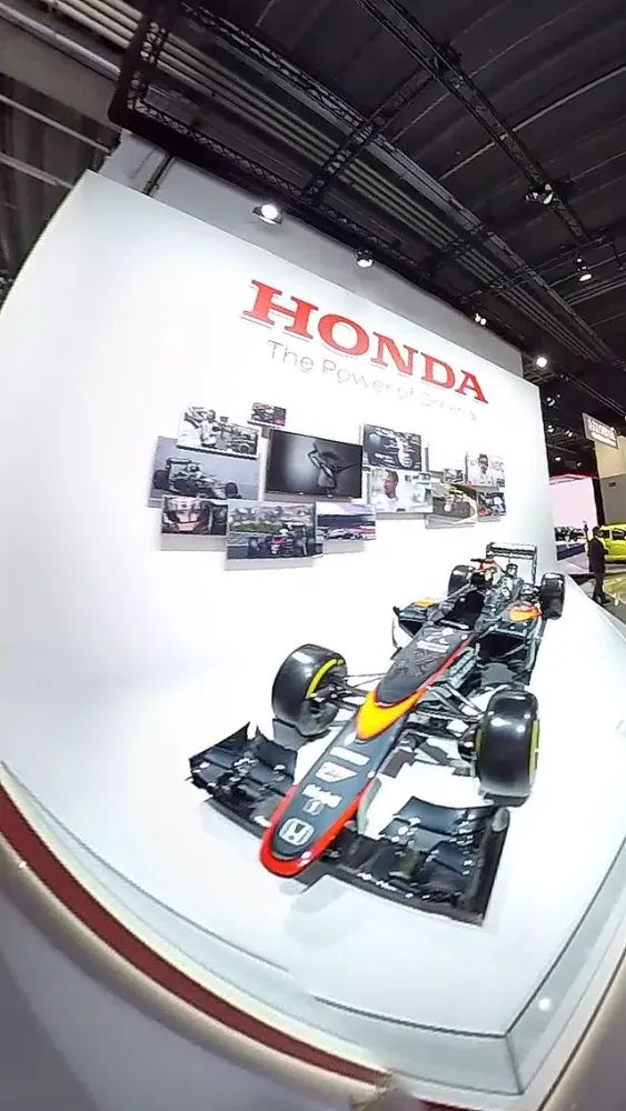 Captures d'écran de VR Virtual Reality press360 Motor Show - IAA 2015 Walk Through Hall 9