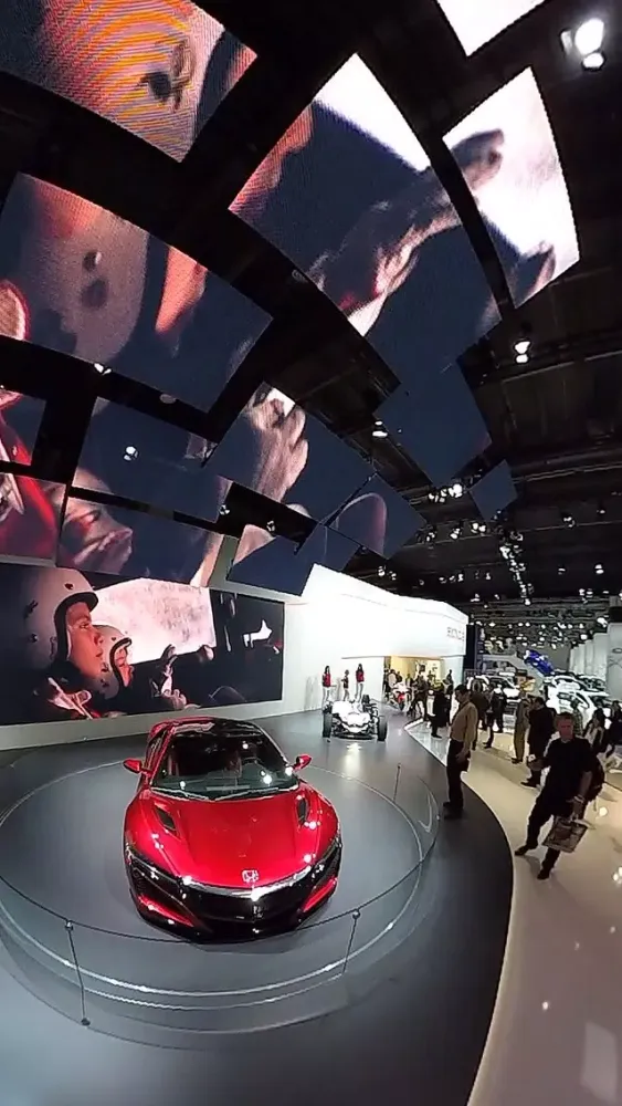 Captures d'écran de VR Virtual Reality press360 Motor Show - IAA 2015 Walk Through Hall 9
