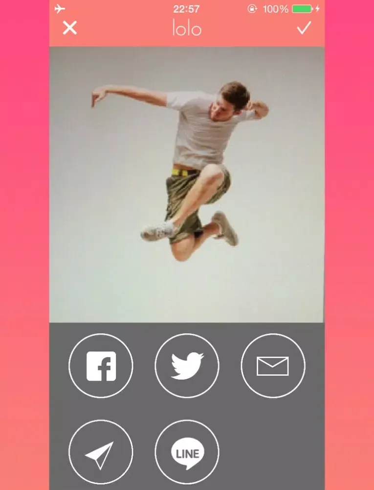 Capturas de pantalla de lolo:create and share your animated GIF powered by GIFMAGAZINE iPad 