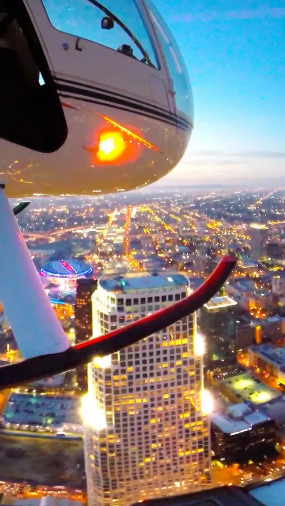 VR Los Angeles Night Helicopter Virtual Reality应用截图