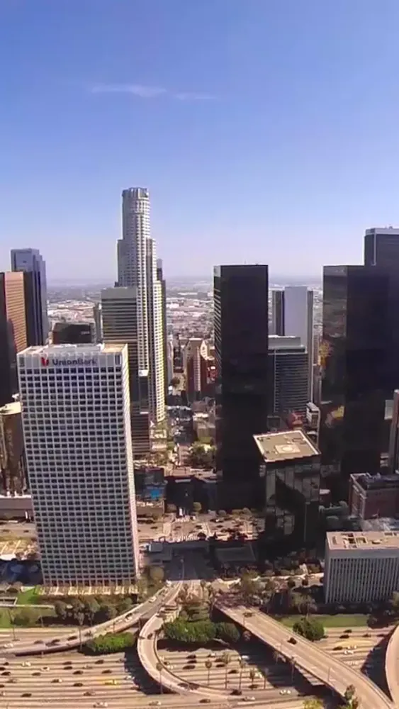 Capturas de tela do VR Los Angeles Helicopter Flight - Virtual Reality 360 L.A.