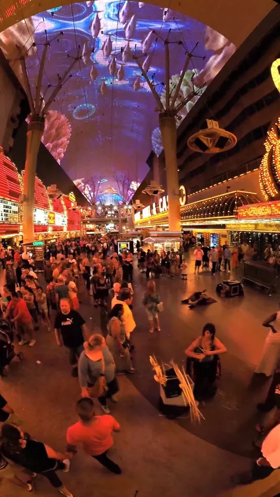 Tangkapan skrin VR Las Vegas Fremont Street Virtual Reality 360