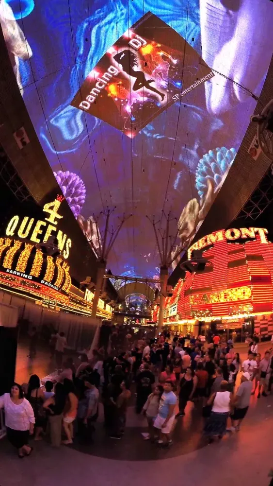 Tangkapan skrin VR Las Vegas Fremont Street Virtual Reality 360