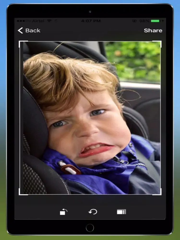 Tangkapan skrin Photo Warper - Warp, Bend and Distort your Face iPad 