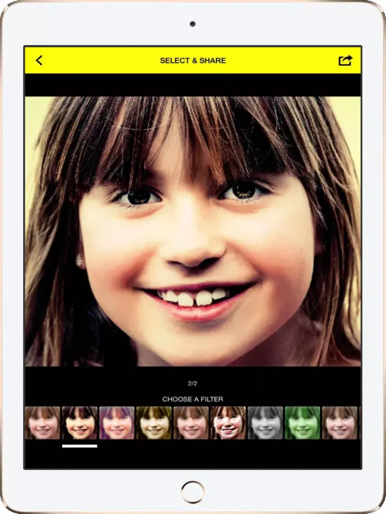 Tangkapan skrin Smile Selfie Cam with Filters - Automatically takes pics as you smile iPad 