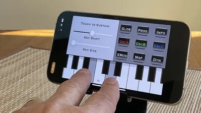 Tangkapan layar Uber Synth